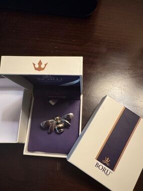 BORU Metallic Bee Pin Brooch in Gold and Silver Tones